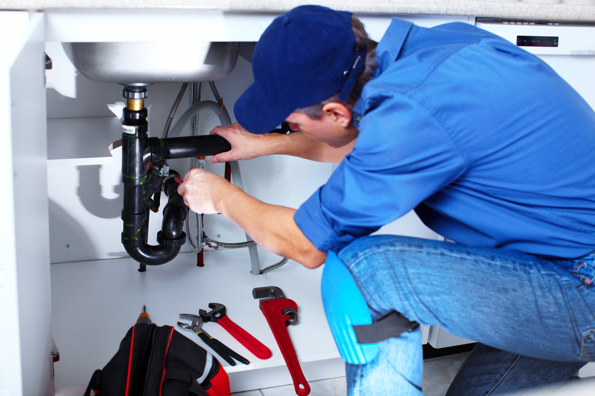 3 Tips for Hiring a House Plumbing Company