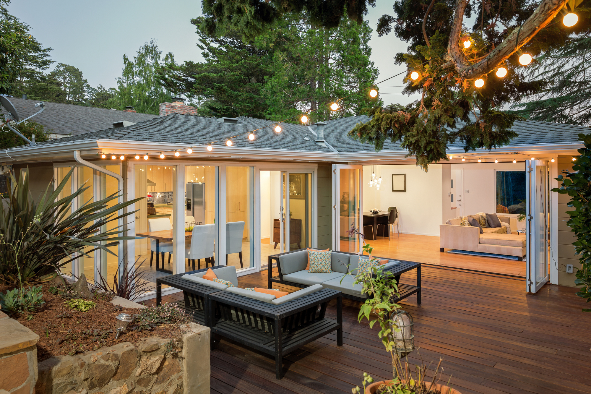 The Complete Guide to Choosing Outdoor Lighting for Homeowners
