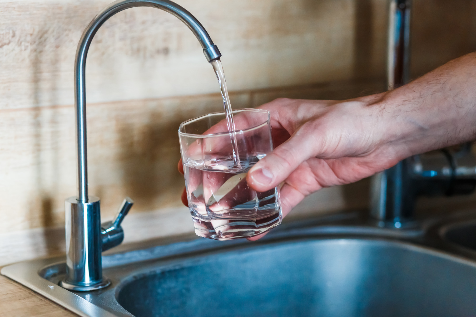 6 Signs Your Home Needs a New Water Filtration System